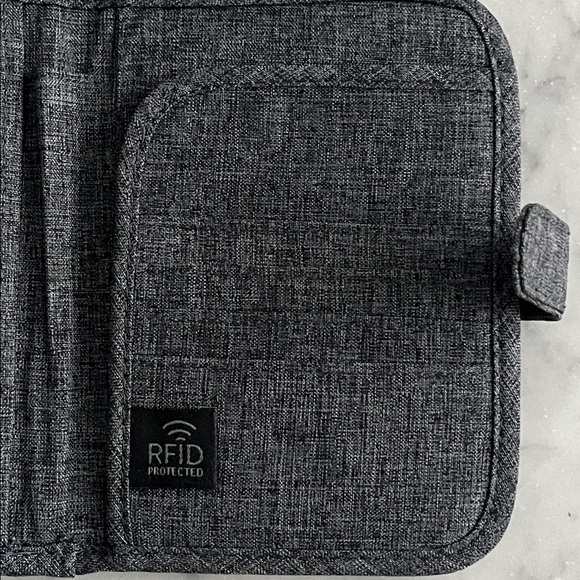 Lug Travel Wallet and Passport Holder - Picture 4 of 6